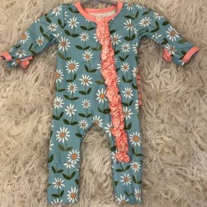 Sweethoney newborn layette